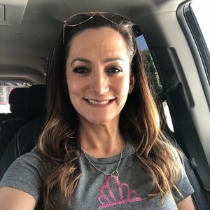 Meet your Posher, April